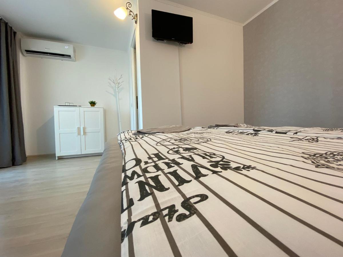 Four Rooms Curtea De Arges Exterior photo
