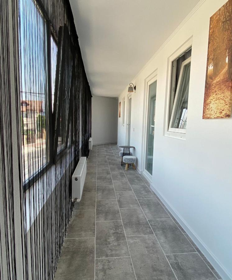 Four Rooms Curtea De Arges Exterior photo