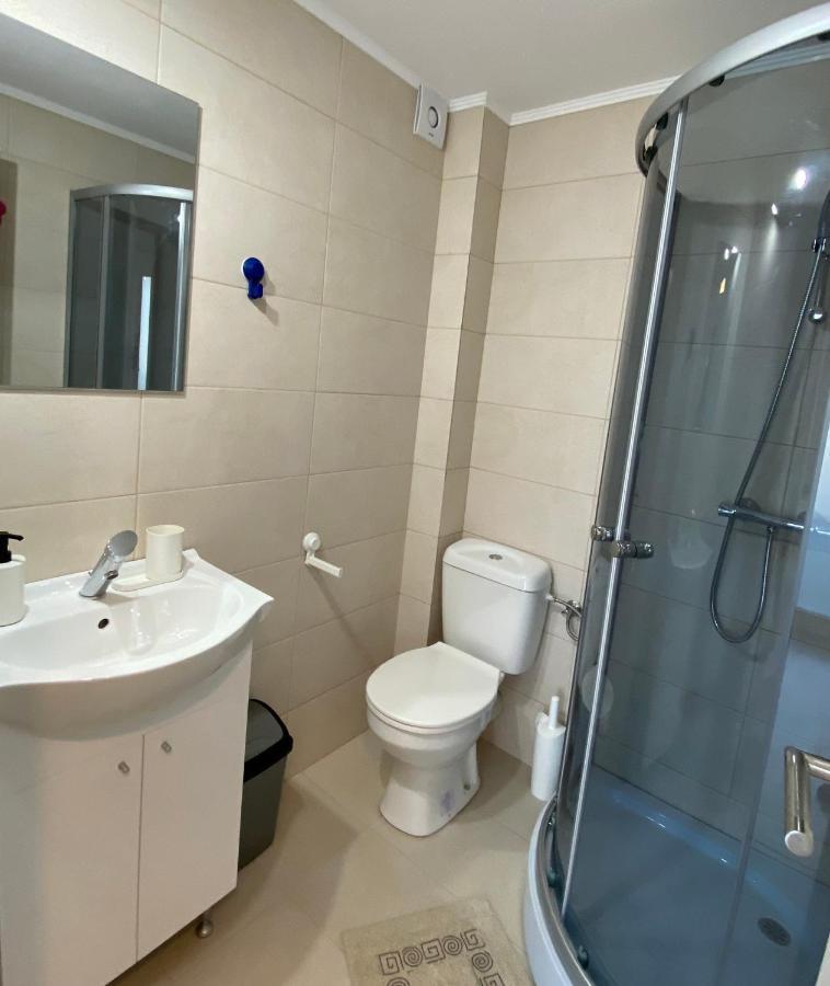 Four Rooms Curtea De Arges Exterior photo