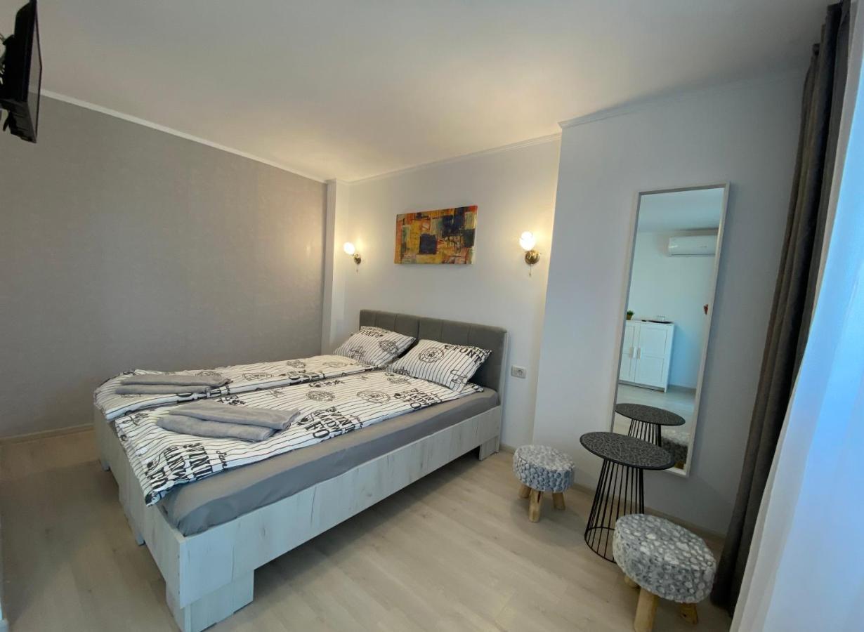 Four Rooms Curtea De Arges Exterior photo