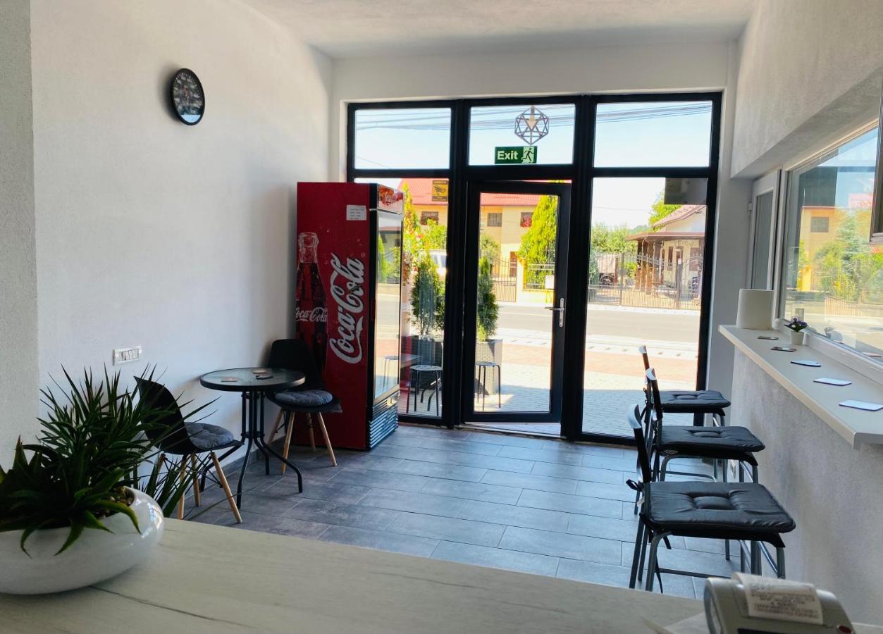 Four Rooms Curtea De Arges Exterior photo