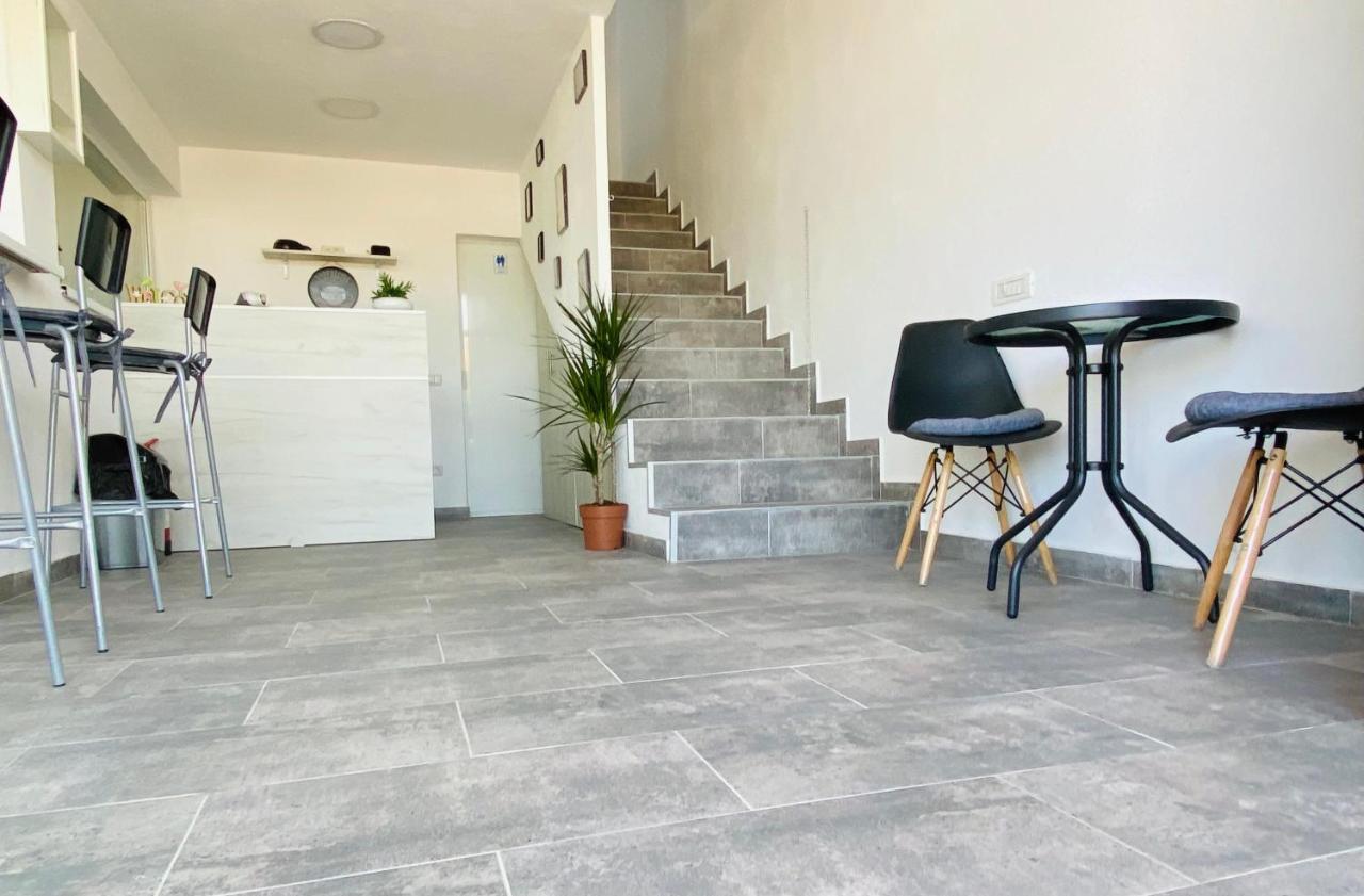 Four Rooms Curtea De Arges Exterior photo